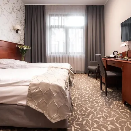 Park Kajetany Отель 3*