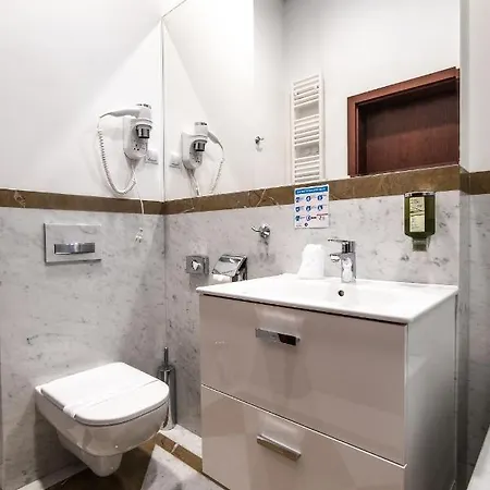 Hotell Park Kajetany Nadarzyn