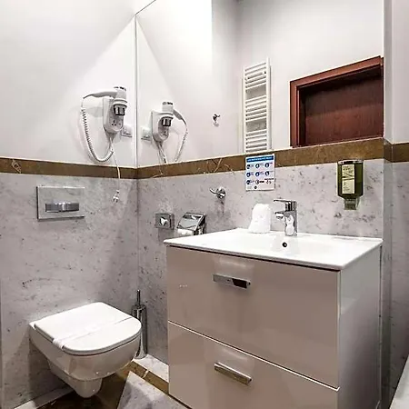 Hotell Park Kajetany 3*