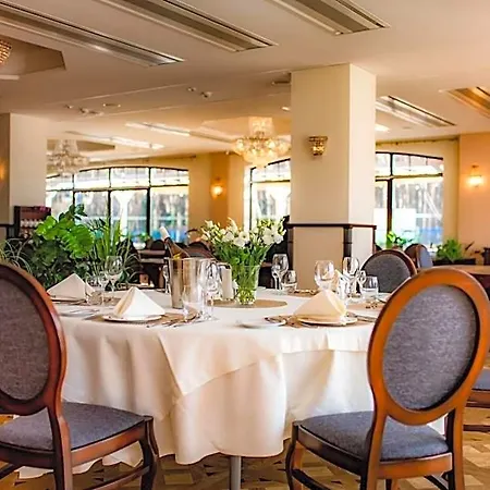 Hotell Park Kajetany