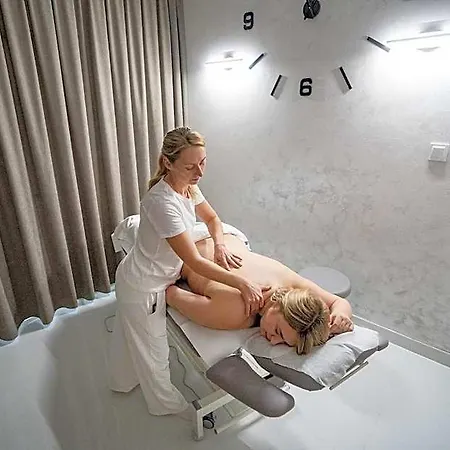 Hotell Park Kajetany